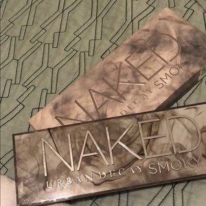 Naked Urban decay Smokey eyeshadow palette